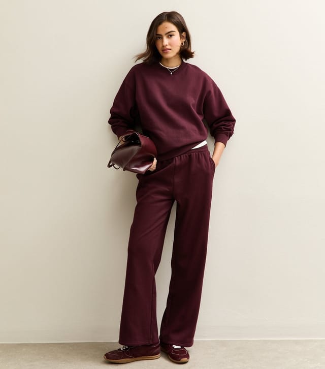 New Look Women's Burgundy Relaxed Fit Crew Neck Sweatshirt New Look - 3