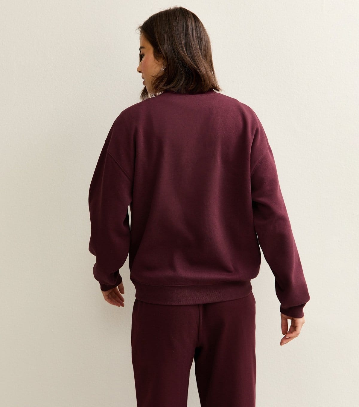 New Look Women's Burgundy Relaxed Fit Crew Neck Sweatshirt New Look - 4