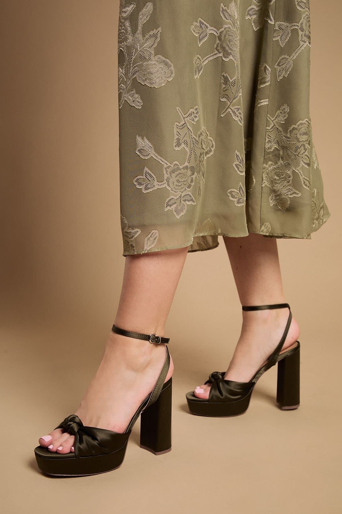 Oasis Oasis Women's Melody Olive Satin Knotted Platform High Block Heel Sandals