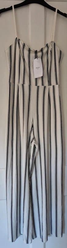 Bershka Ladies size 12/14 M BNWT white black striped cropped sleeveless  playsuit by Bershka