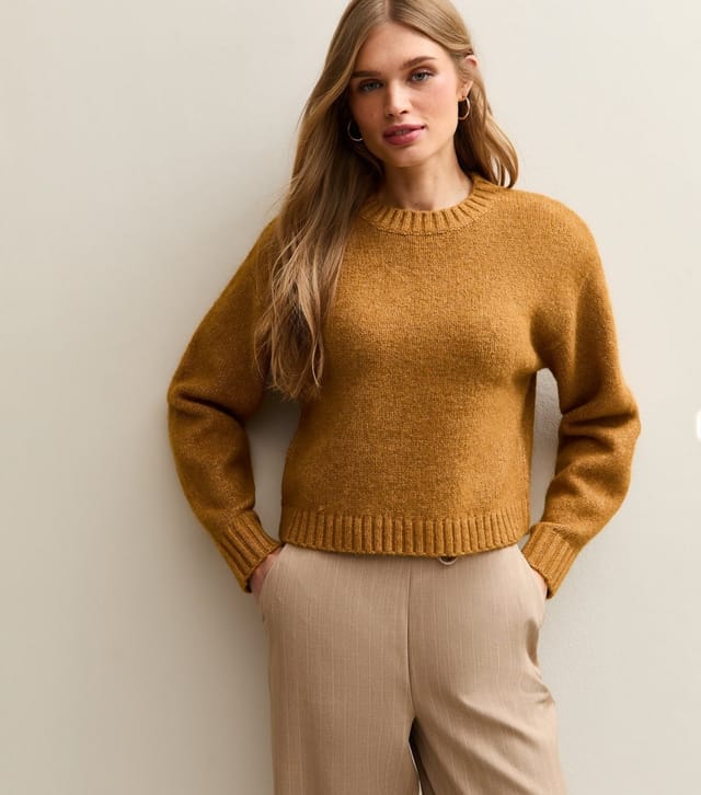 New Look Women's Dark Yellow Short Midweight Knit Jumper New Look - 2