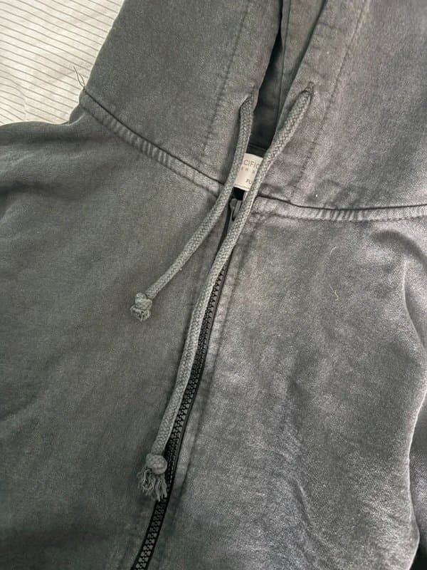 Pull & Bear grey zip up crop hoodie pull and bear