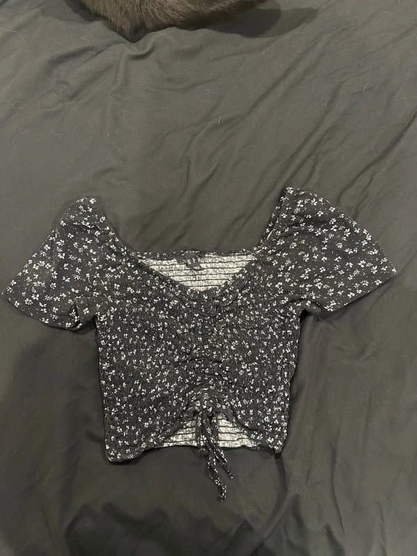 New Look New look crop ruched floral top