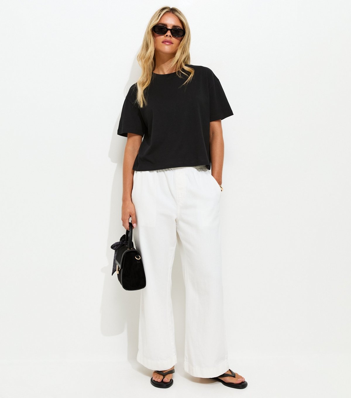 New Look Women's Petite Black Boxy Fit T-Shirt New Look - 3