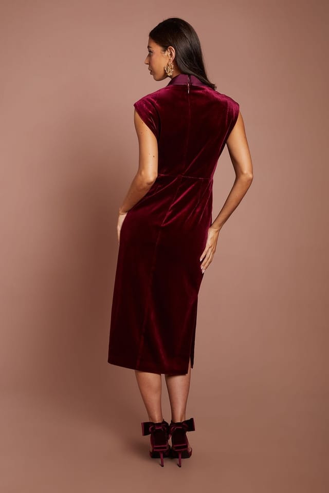 Coast Coast Women's Velvet Tux Midi Dress With Satin Lapel in Burgundy - 3