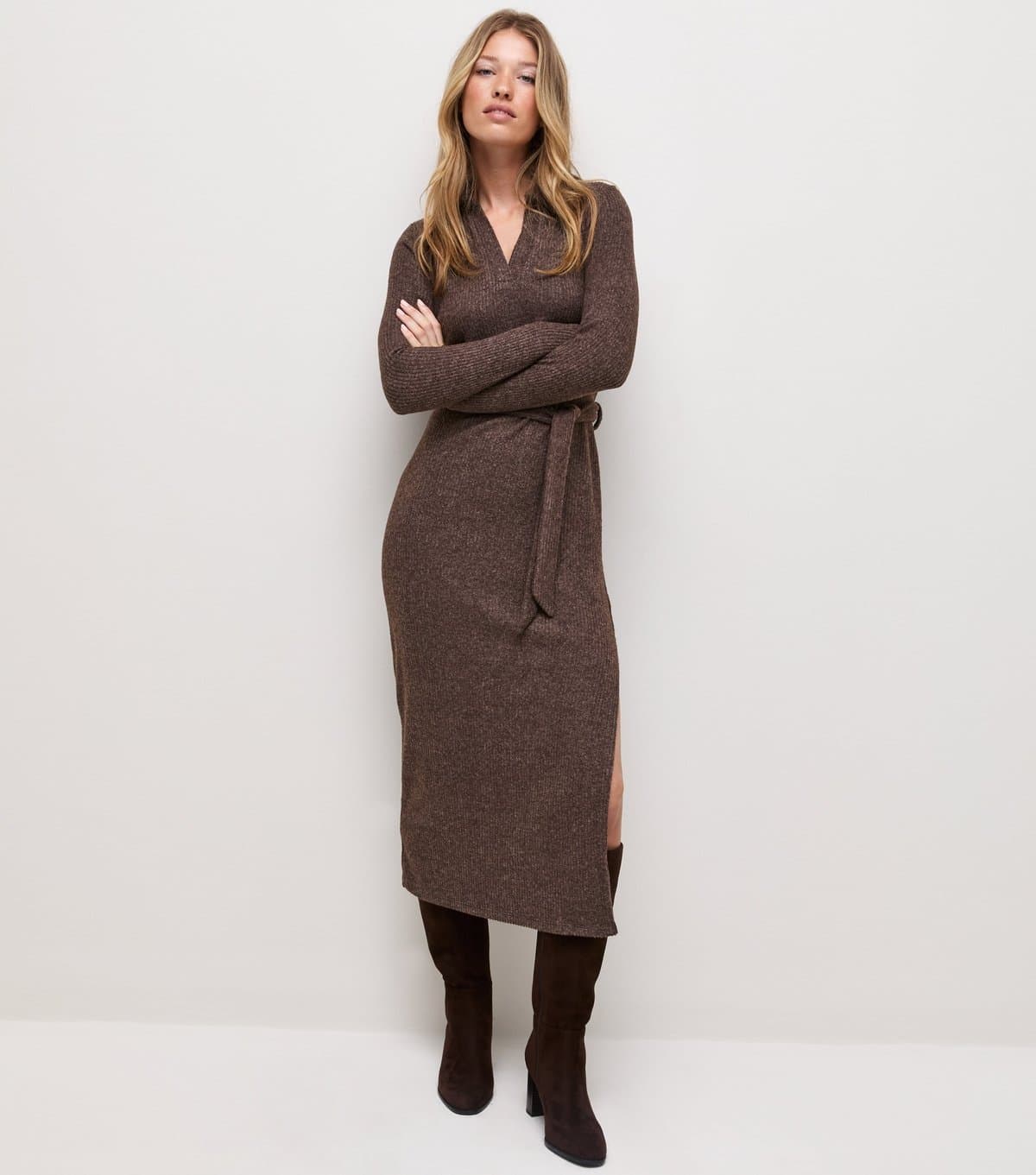 New Look Women's Dark Brown Knitted Long Sleeve Midi Dress New Look