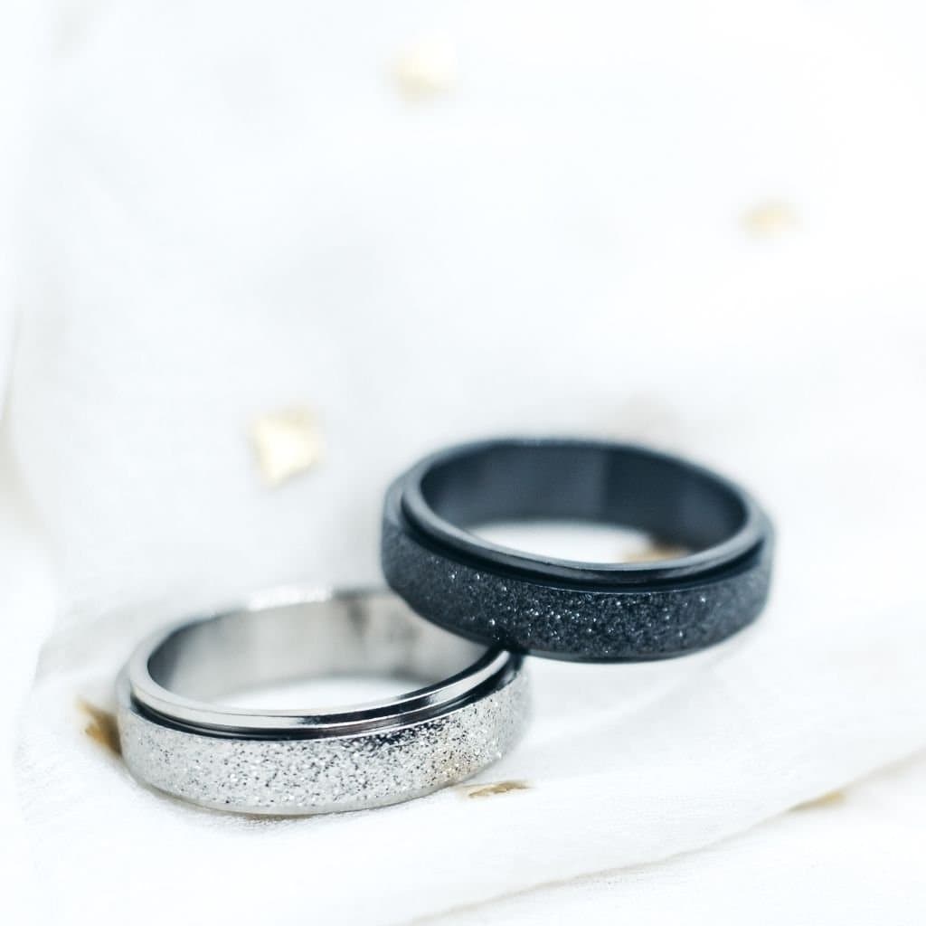 The Colourful Aura The Colourful Aura 6mm Men's Black Rotatable Spinner Stainless Steel Ring in Silver