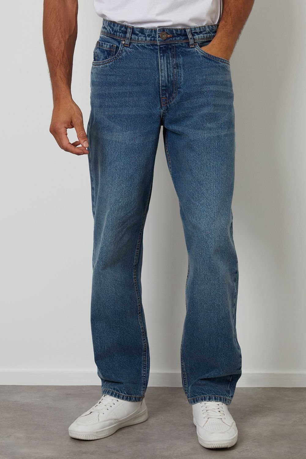 Threadbare Threadbare Men's Loose Fit Jeans in Mid Blue - 2