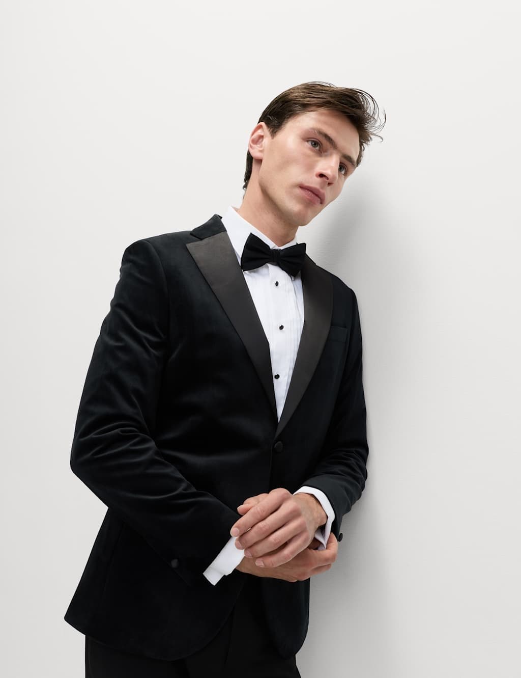 Marks & Spencer M&S Tailored Fit Velvet Blazer Black