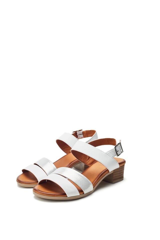 Moda In Pelle Moda In Pelle Women's 'Kala' Leather Sandals in White - 3