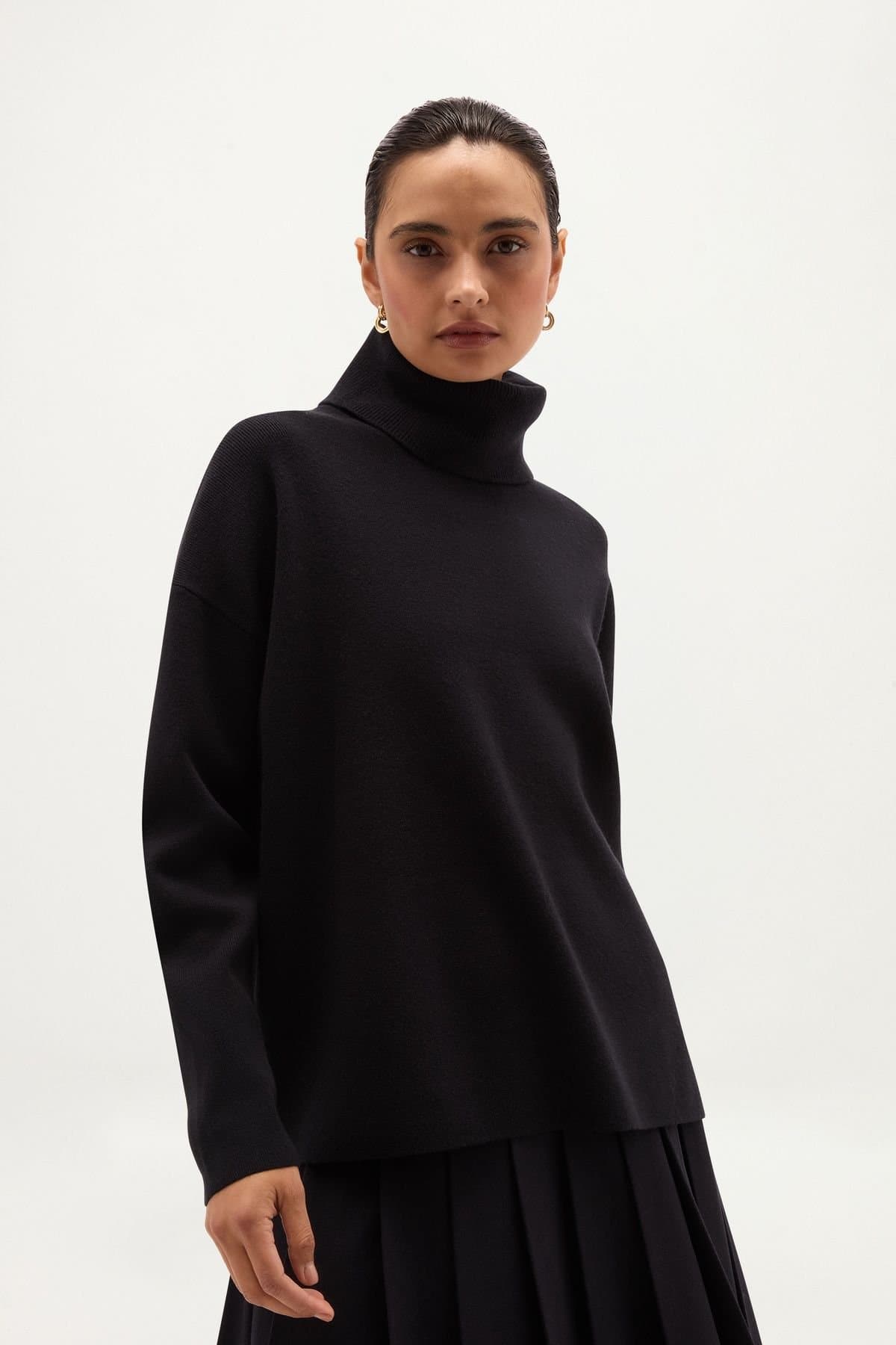 Hobbs London Hobbs London Women's Yvette Roll Neck Jumper in Dark Navy
