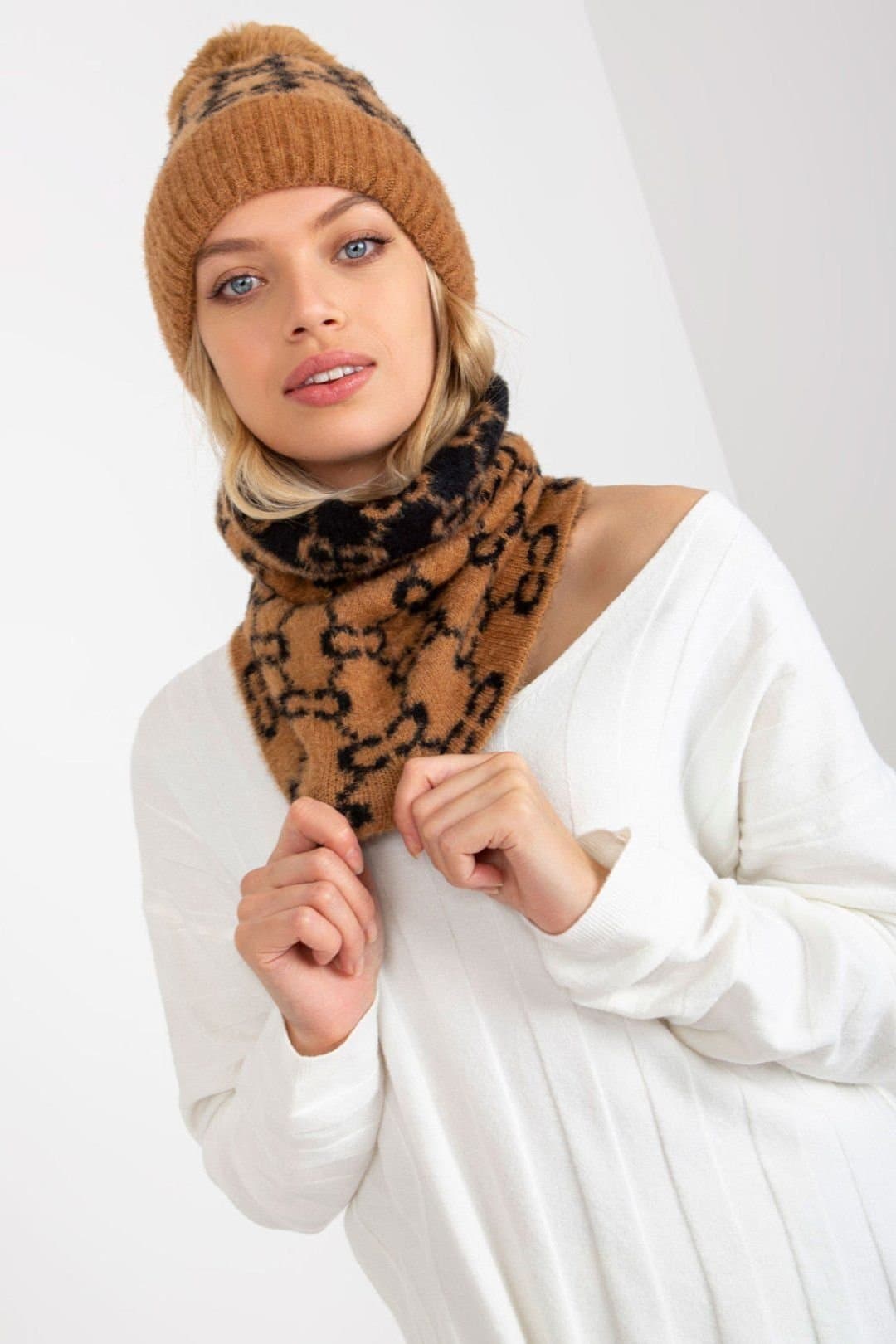 Love Lace Love Lace Women's Warm Infinity Scarf with Patterned Chimney Design & Matching Cap in Brown