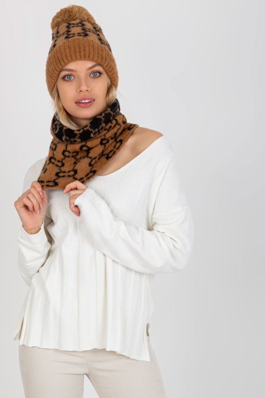 Love Lace Love Lace Women's Warm Infinity Scarf with Patterned Chimney Design & Matching Cap in Brown - 4