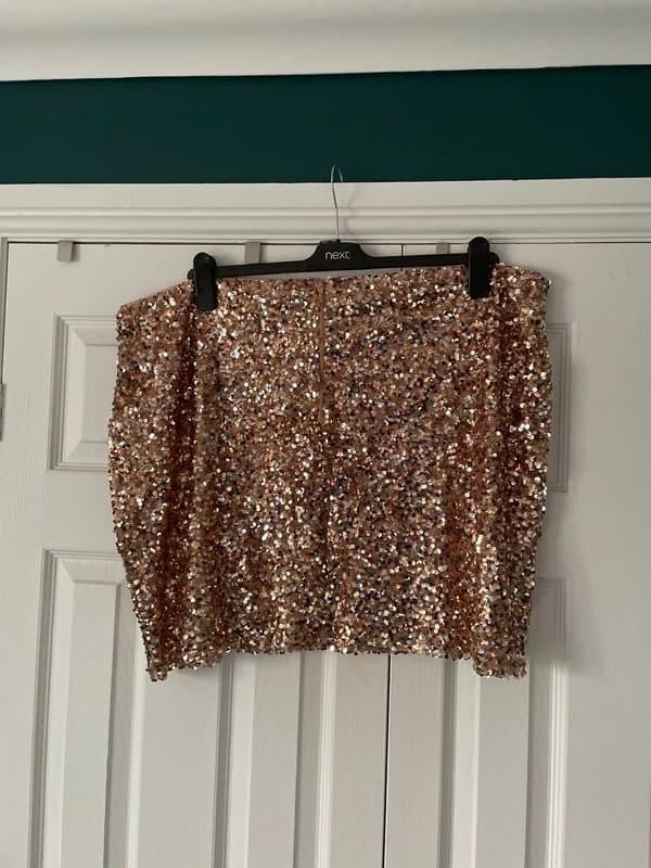 ASOS Design Asos design rose gold sequin mini skirt - size 22