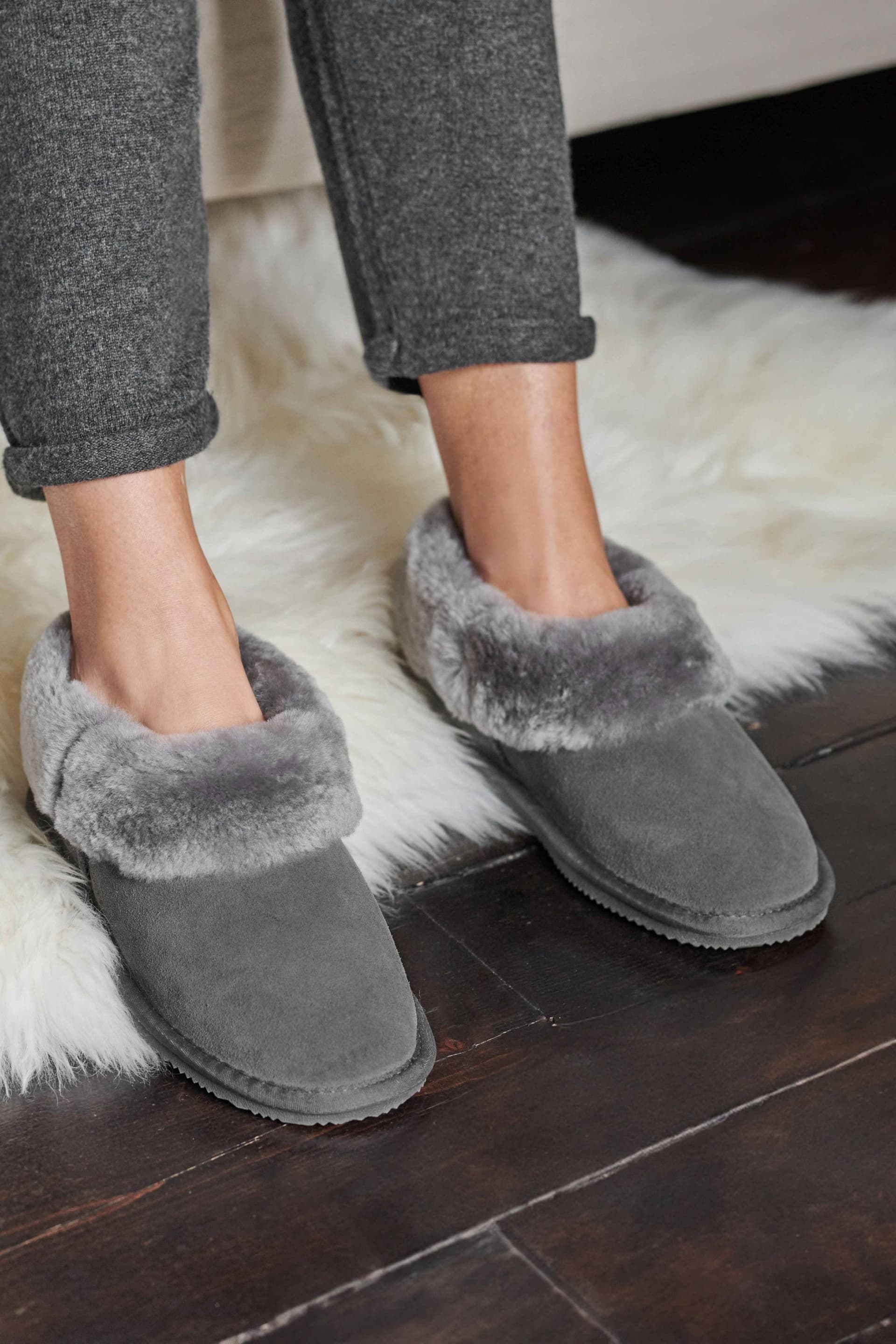WoolOvers WoolOvers Women's Womens Short Sheepskin Slipper Boot in Grey