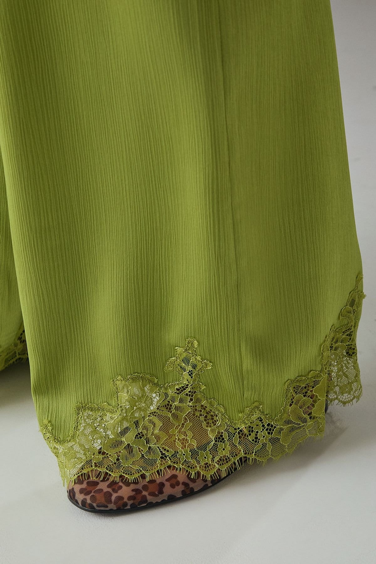 Warehouse Warehouse Women's Satin Lace Insert High Waisted Wide Leg Trousers in Green - 4