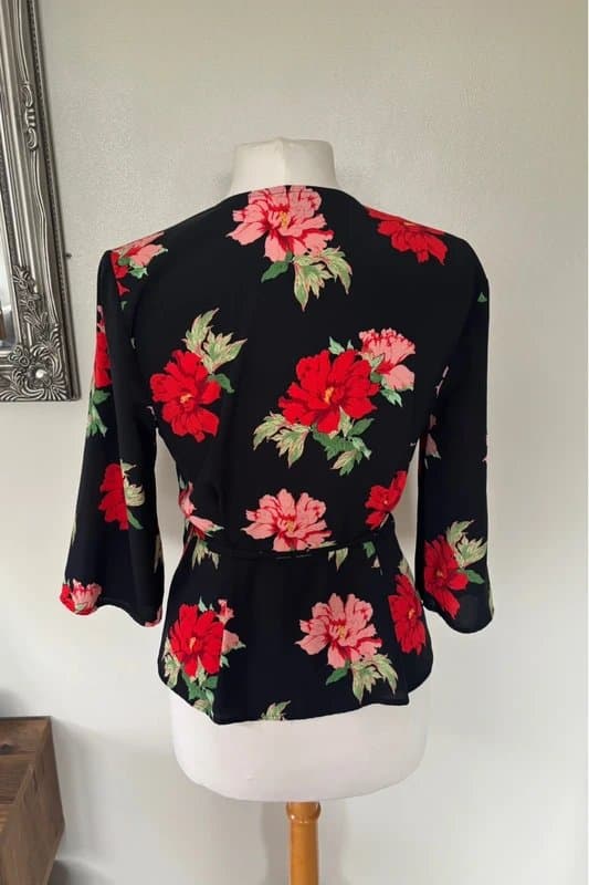 Topshop Topshop black and red rose wrap top blouse - size 10