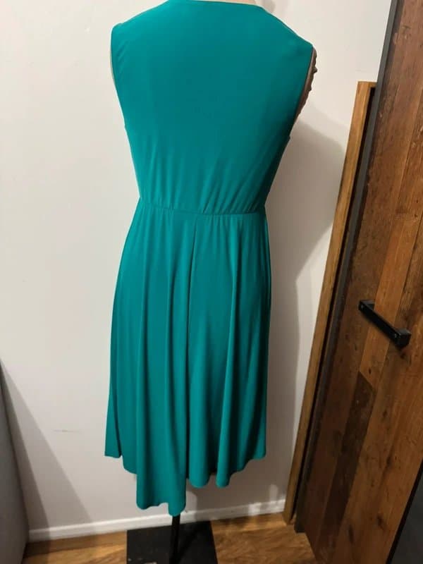 ASOS Design teal aqua green midi dress plisse feather v neck sleeveless size 10