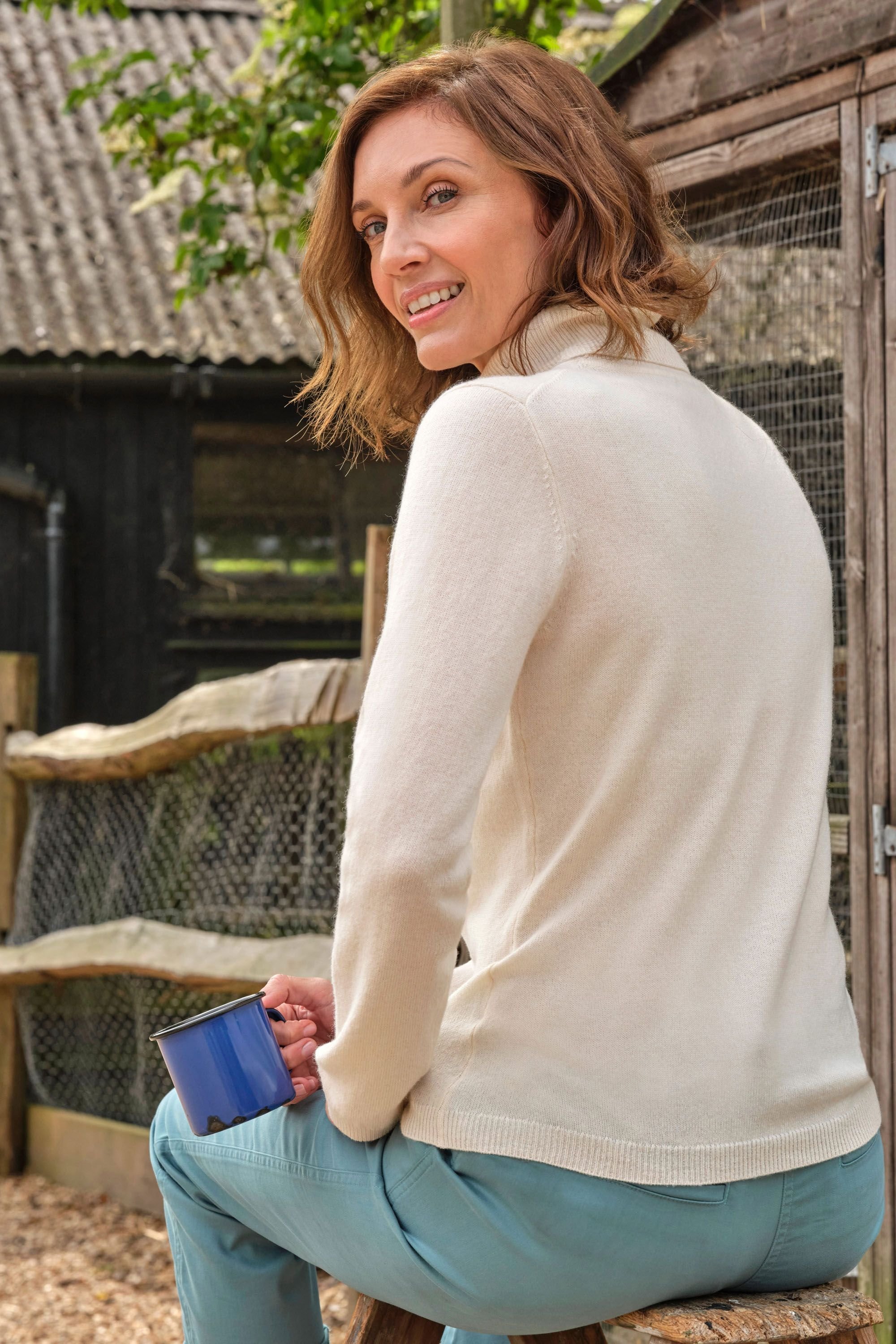 WoolOvers WoolOvers Women's Cashmere & Merino Fitted Polo Neck Knitted Jumper in Cream - 3