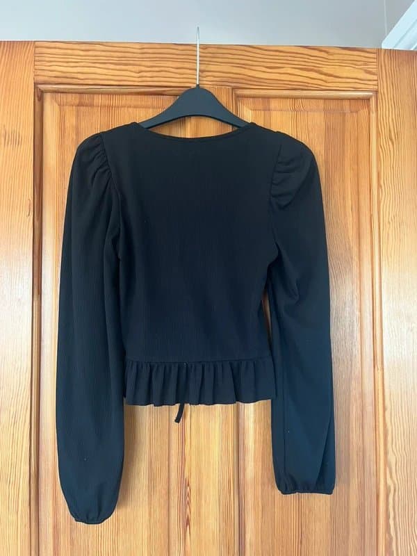 New Look Black ruched front long sleeve top