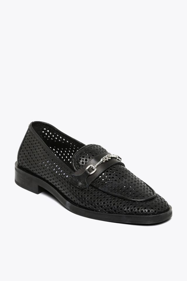 Steve Madden STEVE MADDEN Women's 'Nafisa Loafer Black' Leather Flats in Black - 2