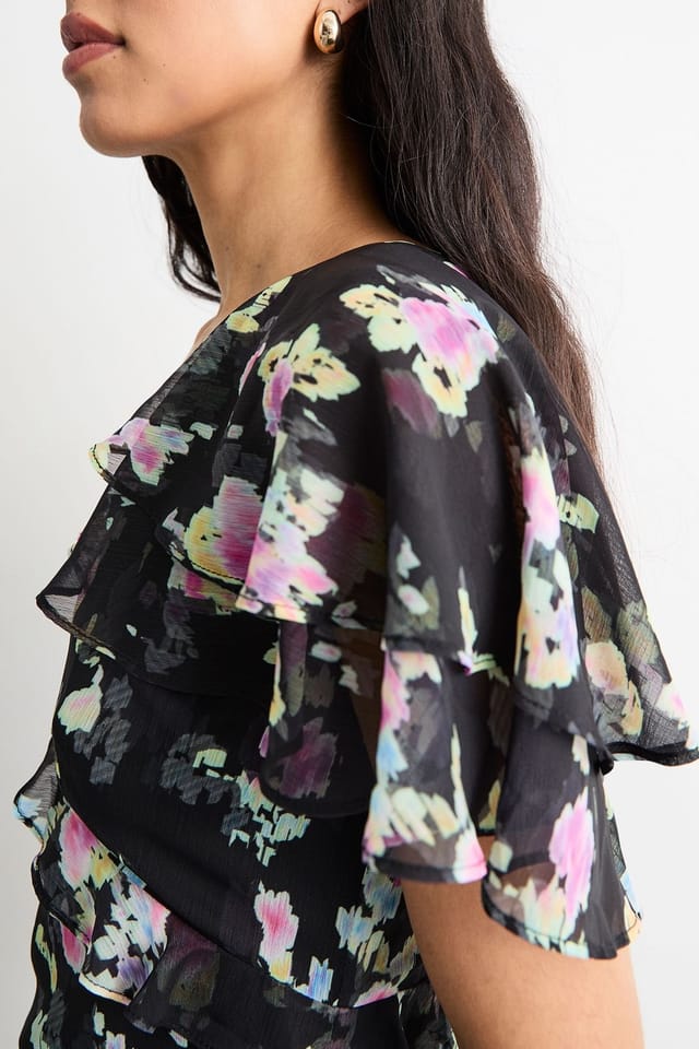 Warehouse Warehouse Women's Flutter Sleeve Floral Print Frill Detail Maxi Dress in Black - 2