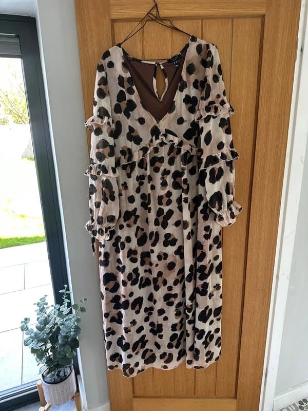 New Look New Look chiffon maxi dress size 18