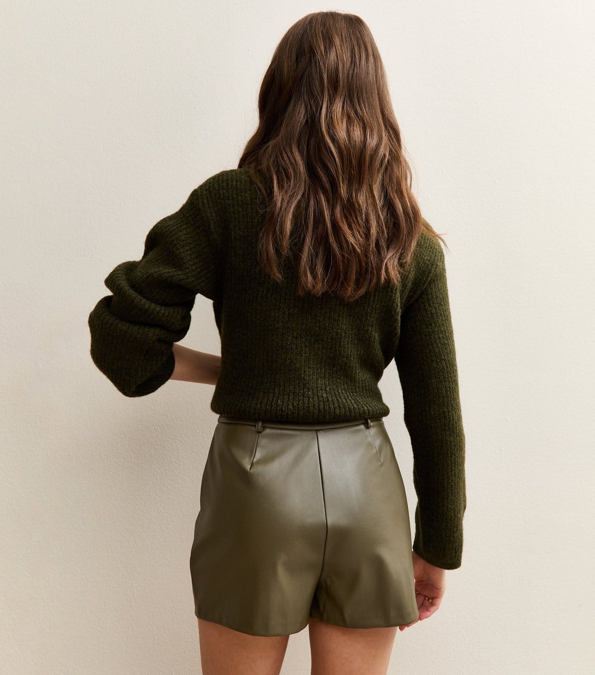 New Look Women's Khaki Faux Leather Shorts New Look - 4