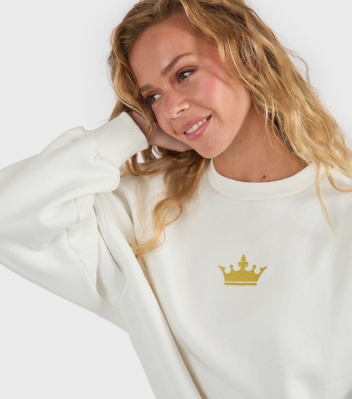 Skinnydip Women's White Embroidered Disney Princess Sweatshirt Skinnydip New Look - 4