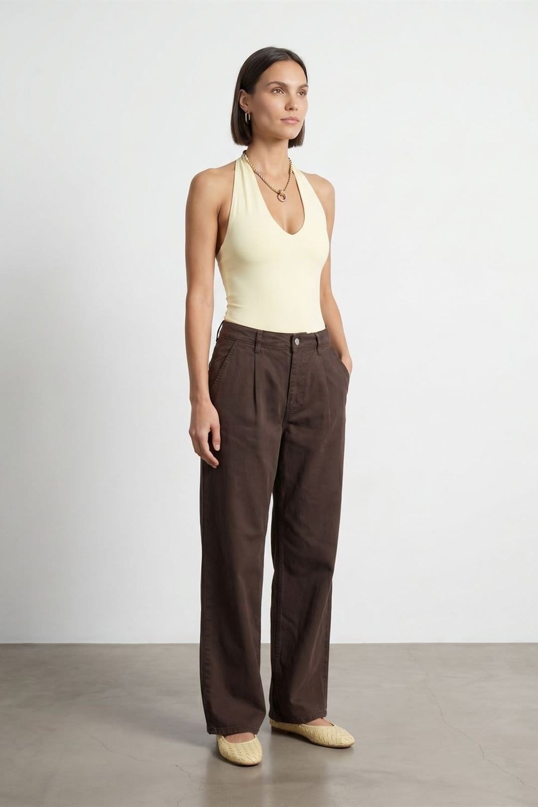 Dilvin Dilvin Women's Mid-Waist Wide-Leg Pleated Trousers in Brown - 4