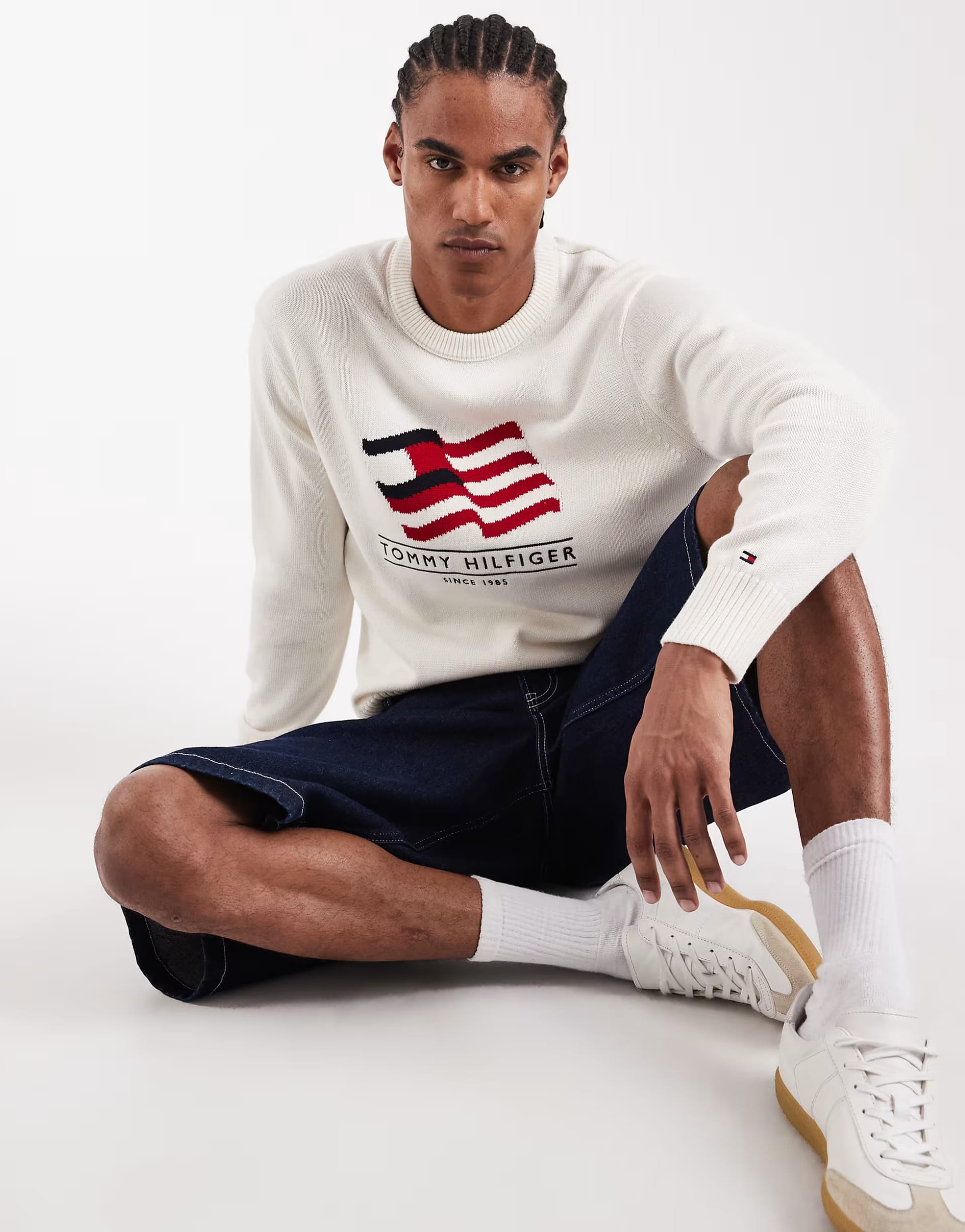Tommy Hilfiger Waving Flag Logo Knitted Jumper in White