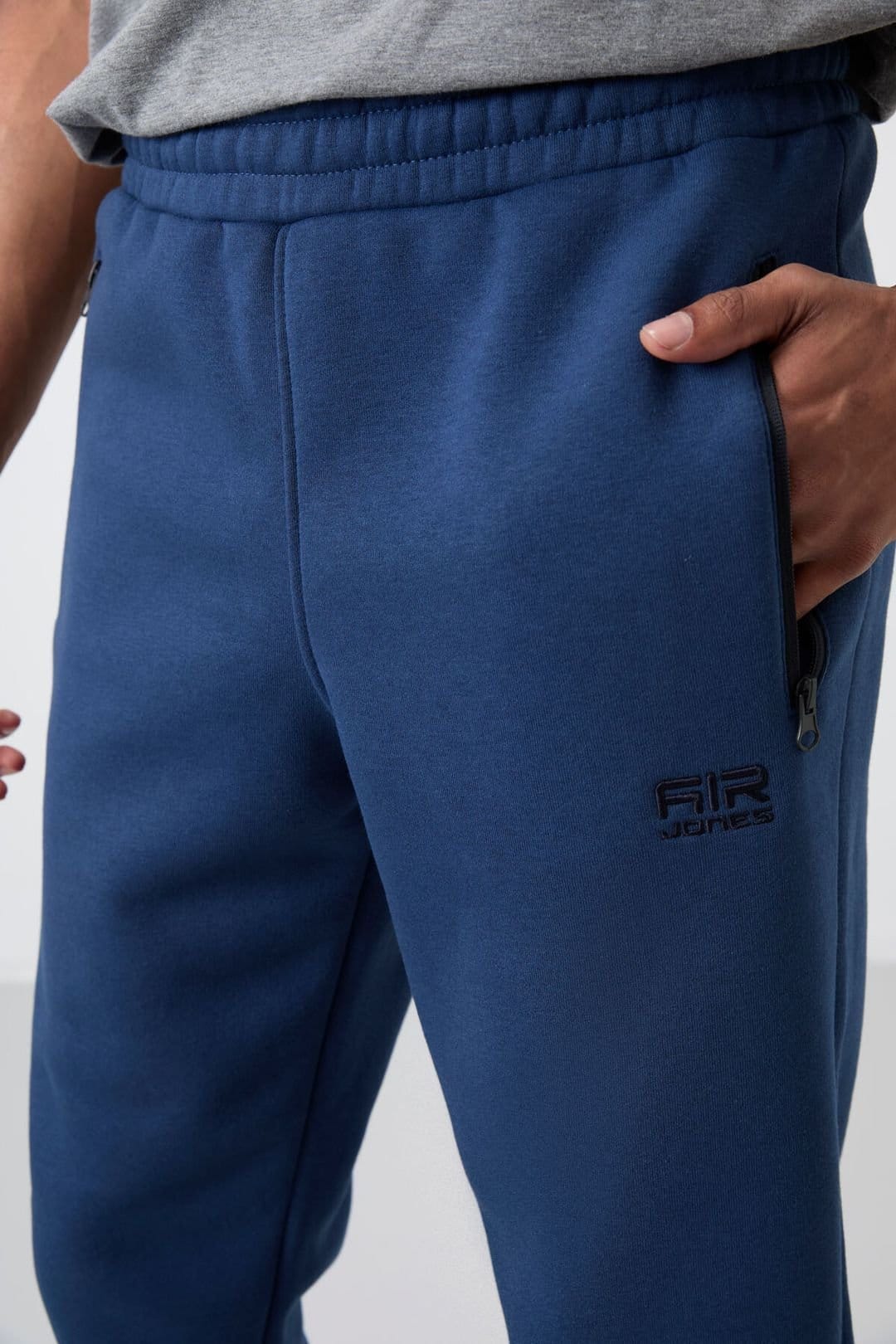 Tommy Life Tommy Life Men's Jogger Sweatpants in Navy - 4