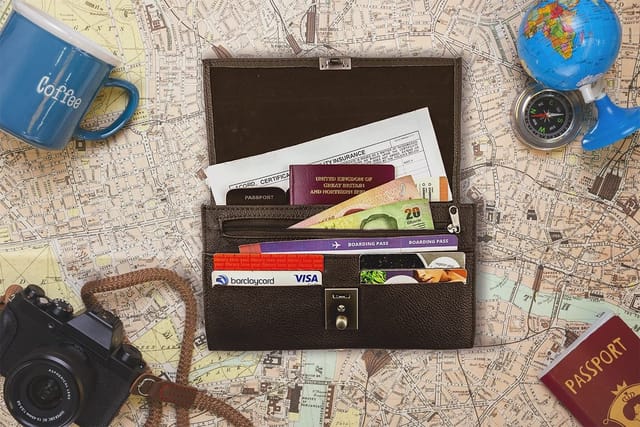 Woodland Leathers Woodland Leathers Men's RFID Passport Holder Travel Document Organiser Wallet in Black - 2