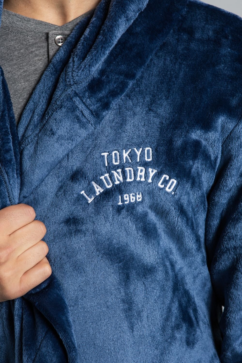 Tokyo Laundry Tokyo Laundry Men's Plush Dressing Gown with Hood in Blue - 4