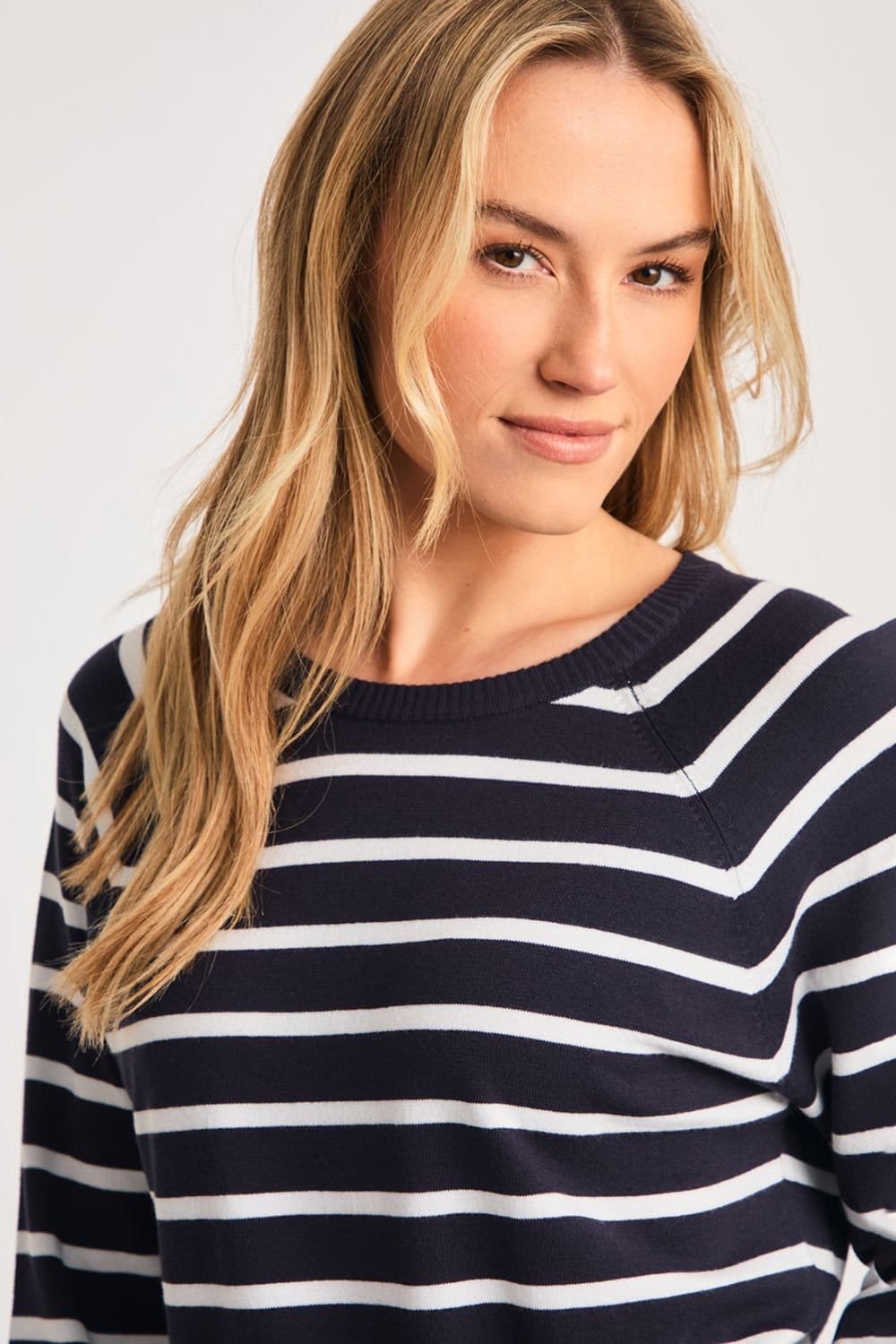 French Connection French Connection Women's Crew Neck Long Sleeve Striped Knit Jumper in Navy - 4