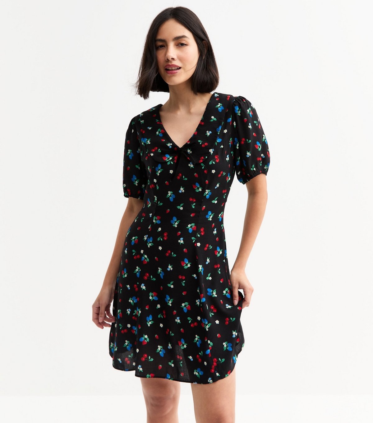 New Look Women's Black Berry Print Mini Dress New Look - 1