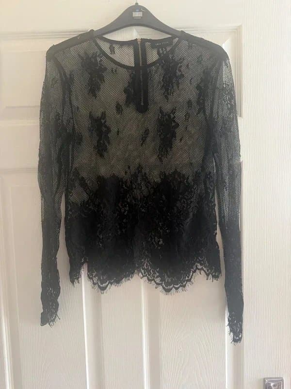 New Look Beautiful black lace type top Size 12