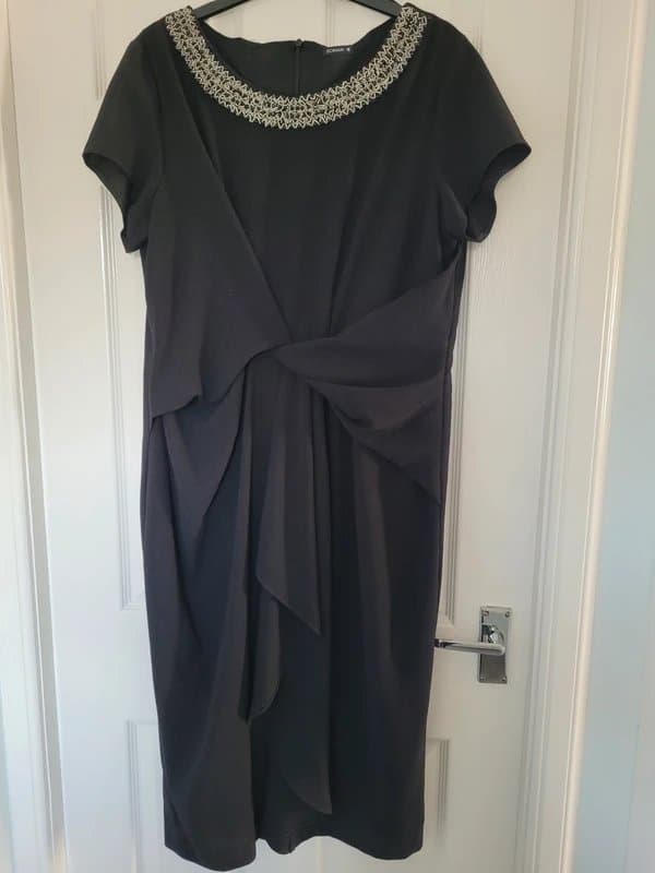 ROMAN Roman elegant black short sleeved evening/occasion/party dress size 18