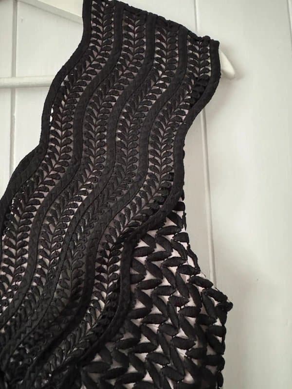 Reiss Brand new stunning Reiss black lace evening dress size 10