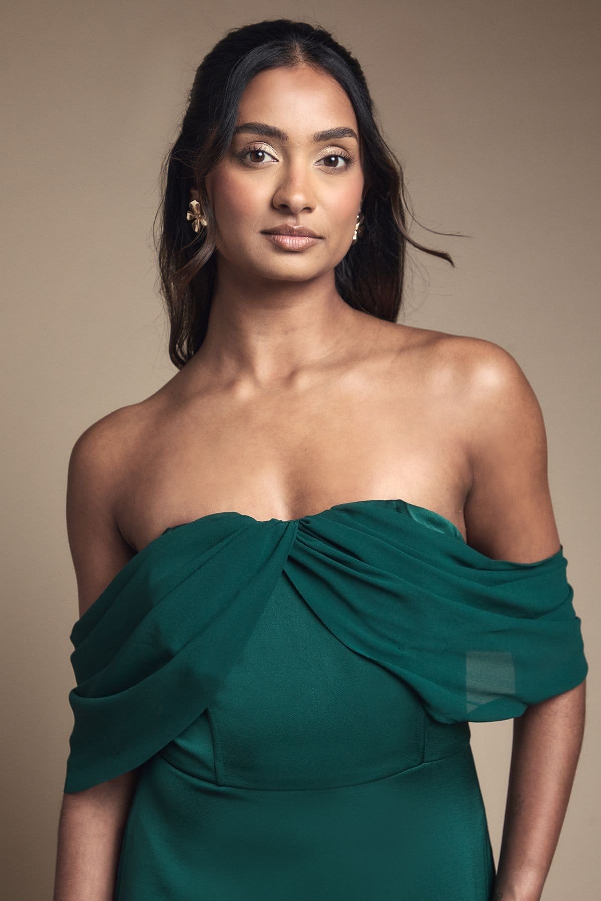 Coast Coast Women's Chiffon Bardot Satin Bridesmaid Dress in Emerald - 4