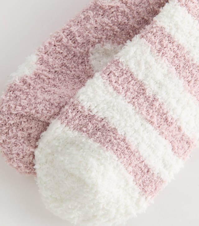 New Look Pack of 2 Pink and White Spot And Stripe Cosy Knit Socks New Look - 2