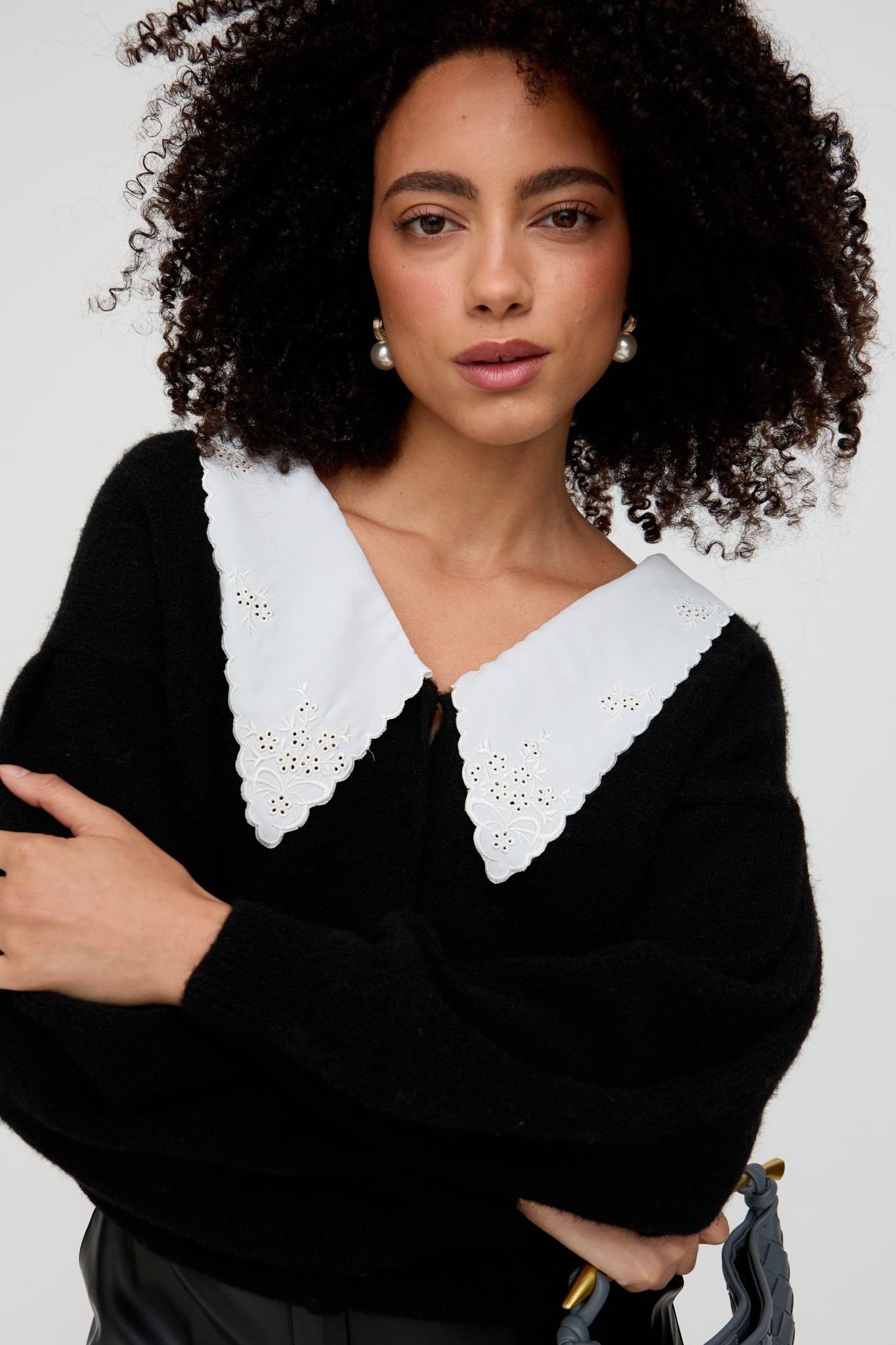 Lily and Lionel Lily and Lionel Women's Suzzanna Embroidered Collar Cardigan In Black - 3