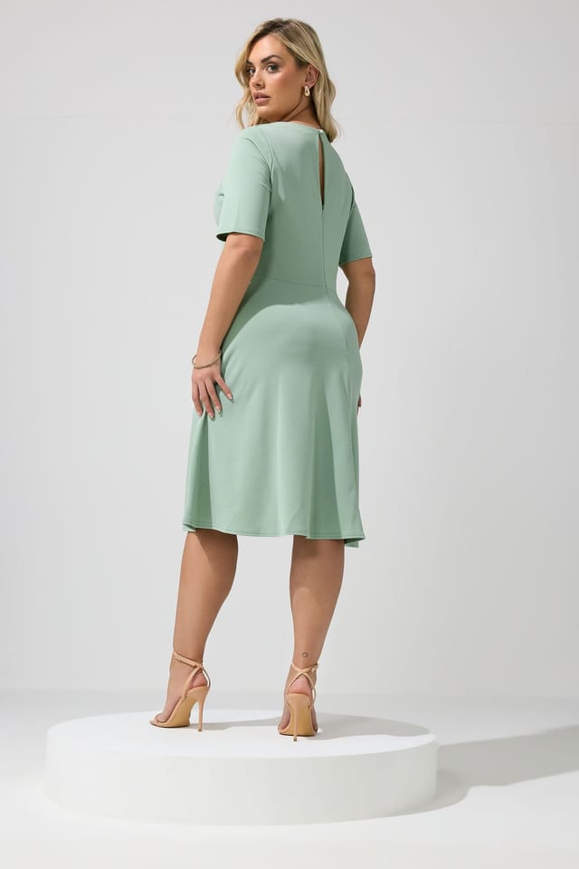 Yours Yours Women's Panel Skater Dress in Light Green - 3