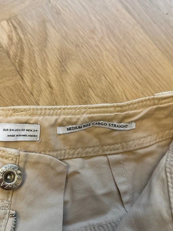 Bershka Bershka cargo pants size xs