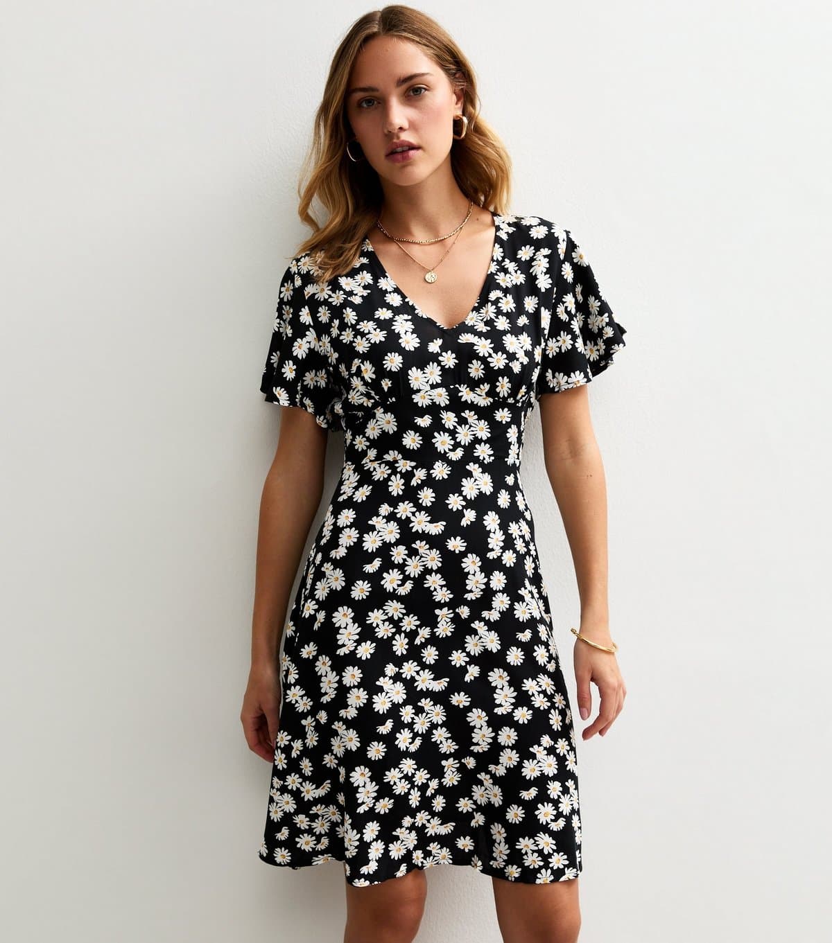 Sunshine Soul Women's Black Floral Print Flutter Sleeve Mini Dress Sunshine Soul New Look