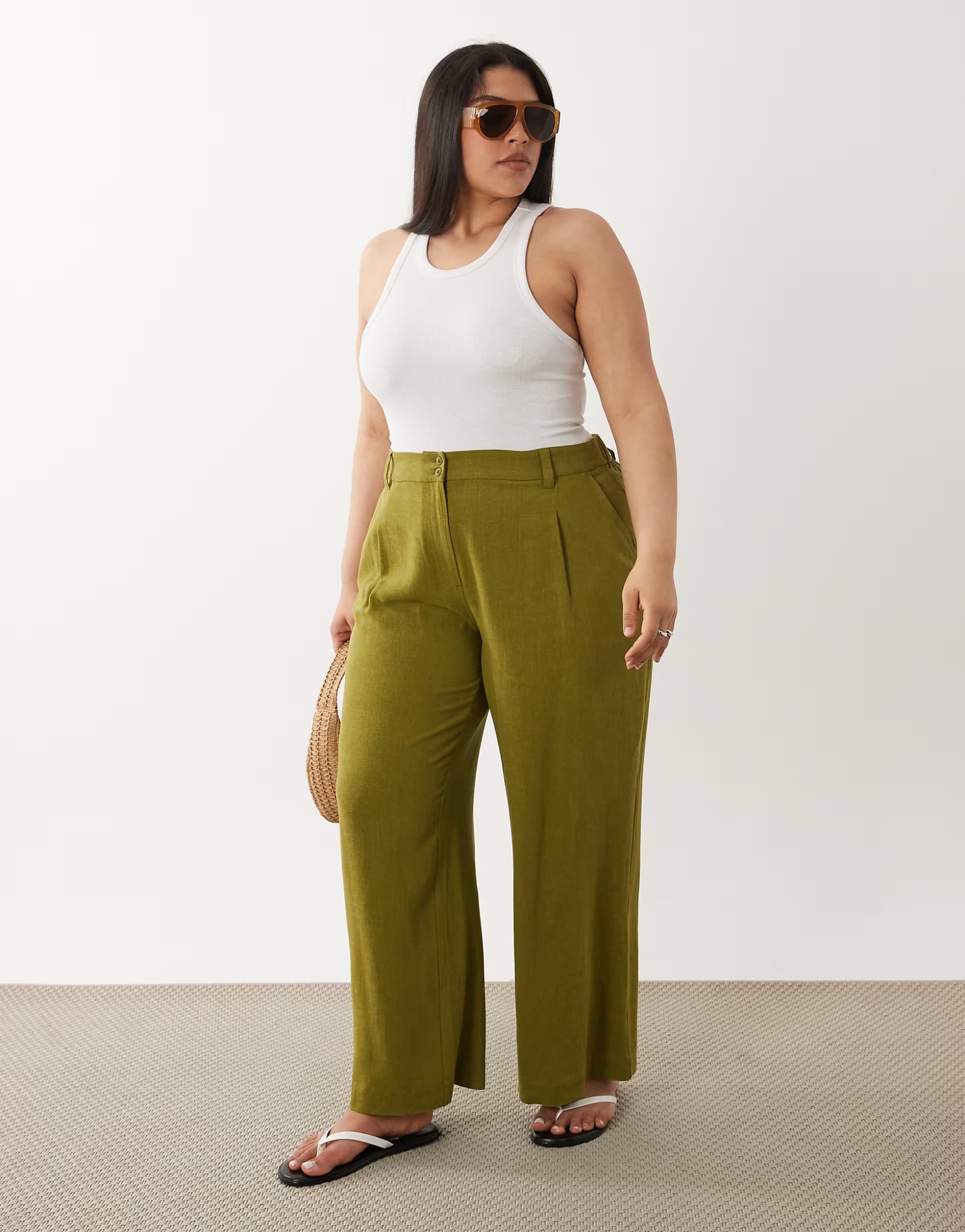 ASOS ASOS DESIGN Curve relaxed straight leg trousers with linen in green