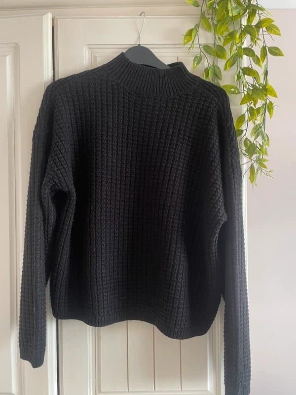 New Look black jumper
