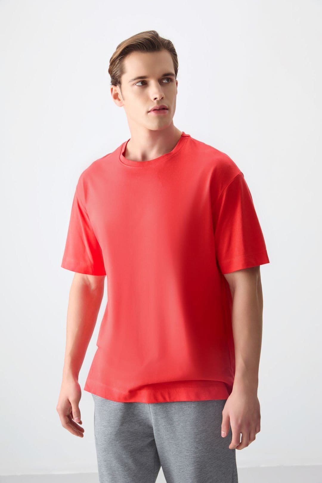 Tommy Life Tommy Life Men's Oversized Cotton Crew Neck T-Shirt in Red - 4