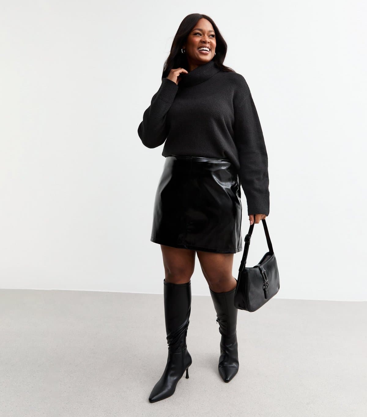 New Look Women's Plus Size Black Vinyl Faux Leather A-Line Mini Skirt Curves New Look