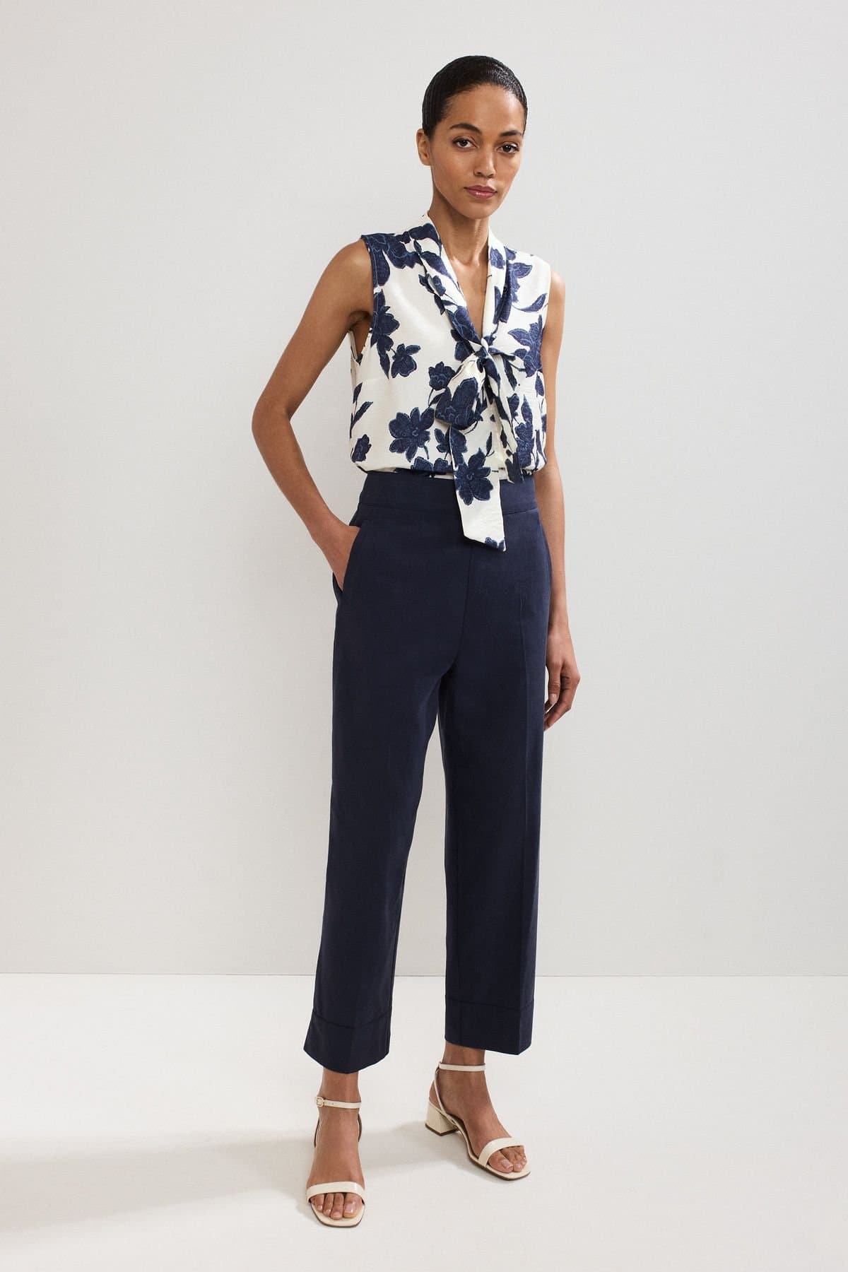 Phase Eight Phase Eight Women's Ellwood Straight Leg Trouser in Dark Navy